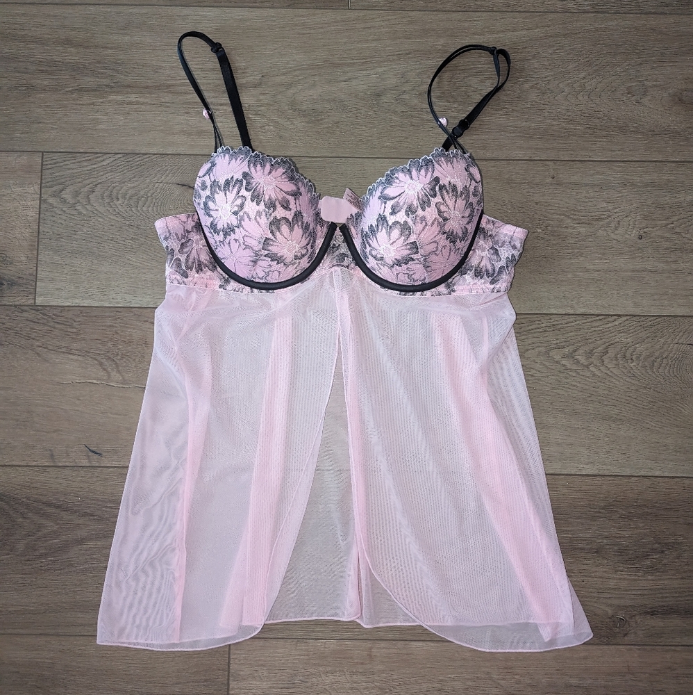 3/ $25 La Vie En Rose Pink and Black Floral Chemise Lingere Intimates Lace